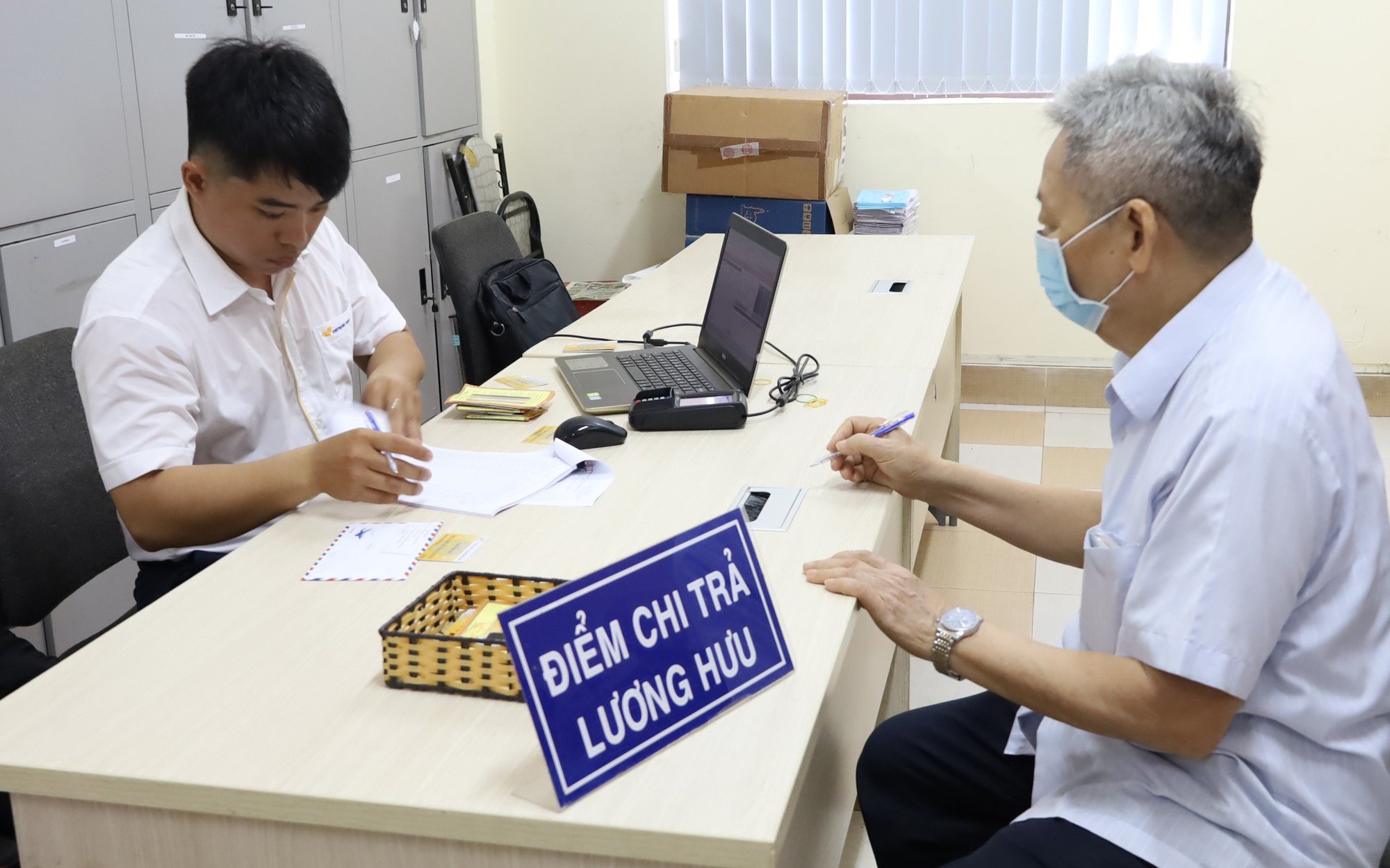 Tất cả người dân có sổ BHXH, thẻ BHYT chú ý thay đổi mới nhất ảnh 2 Tất cả người có sổ BHXH, thẻ BHYT chú ý thay đổi mới nhất - Ảnh 2.