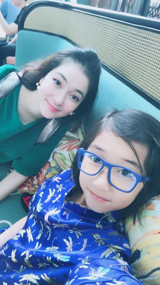 'Hoa hậu có cuộc sống bí ẩn nhất Việt Nam' tự hào vì cả 3 con đều giỏi hơn mẹ - Ảnh 2.