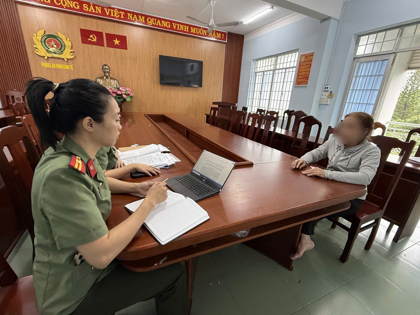 Tất cả người d&acirc;n c&oacute; t&agrave;i khoản ng&acirc;n h&agrave;ng ch&uacute; &yacute; c&ocirc;ng an sẽ điều tra c&aacute;c giao dịch chuyển tiền, nhận tiền n&agrave;y - Ảnh 1.