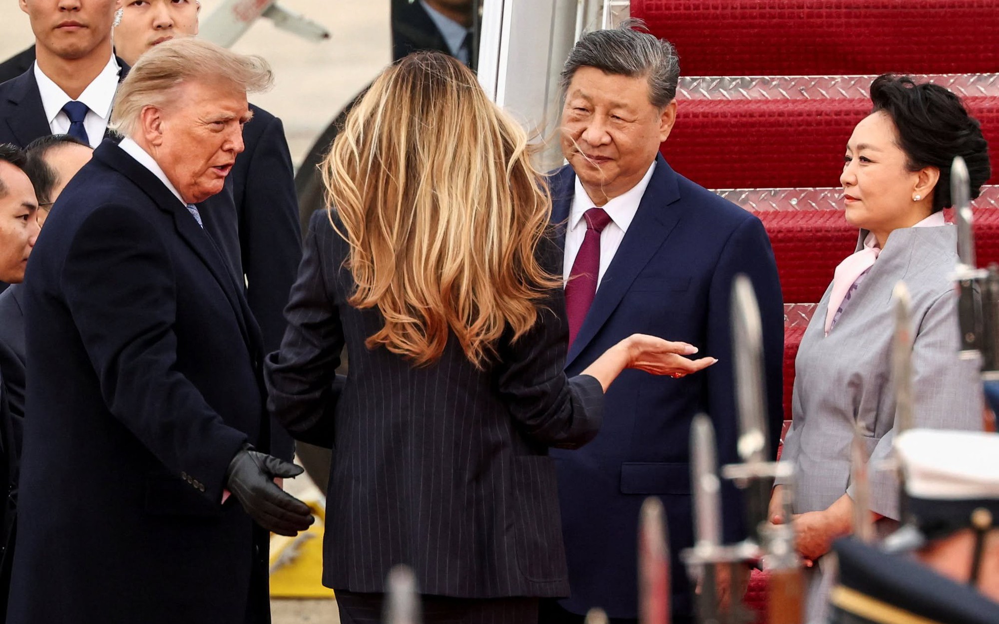 Dàn đại gia "bất ngờ vắng bóng" ngay trước giờ G cuộc gặp giữa ông Trump và ông Tập - Ảnh 2.