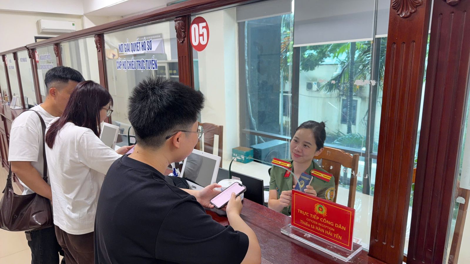 Người dùng VNeID chú ý, thông báo mới nhất từ công an - Ảnh 1.