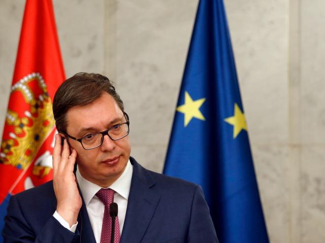 Ông Vučić rời ghế Tổng thống sau buổi trao đổi với ông Putin: Cuộc gọi sát giờ G và “kịch bản Armenia” - Ảnh 3.