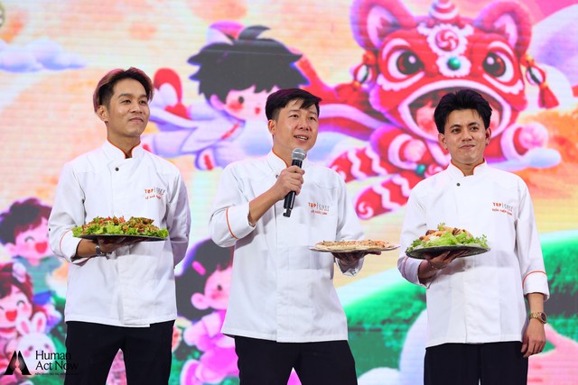 Đại tiệc buffet của 1700 em nhỏ Tây Giang: “Lần đầu tiên em được ăn pizza” - Ảnh 3.