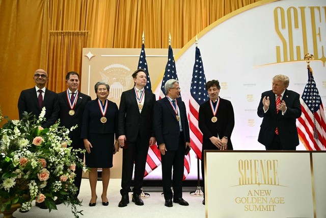 Tỷ phú Elon Musk, Jensen Huang nhận "phần thưởng" cao quý nhất nước Mỹ từ Tổng thống Trump - Ảnh 1.