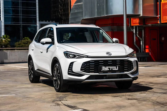 SUV "ăn xăng như ngửi" đời mới sắp ra mắt Việt Nam, đi 100km chỉ mất 5L, đấu Yaris Cross - Ảnh 1.