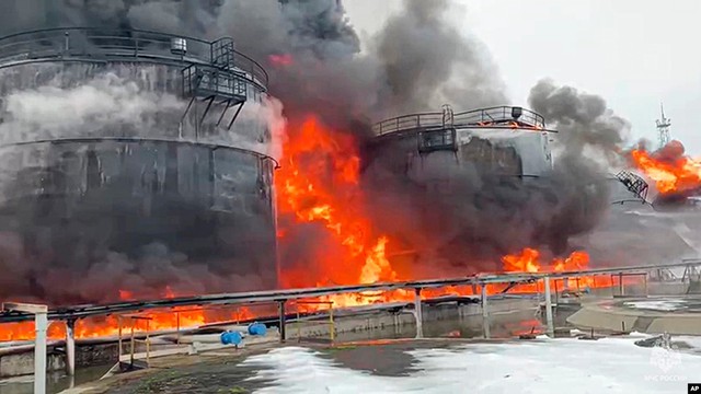 Mỹ gọi thẳng Tướng Ukraine dọa "khóa tay" - Một nước tập hợp 8.000 lính giữa tin Nga đưa Surovikin trở lại - Ảnh 1.