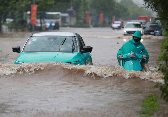 Hiểu lầm tai hại về chuẩn chống nước IP67: Đừng biến xe máy điện thành "tàu ngầm" mùa mưa ngập - Ảnh 2.