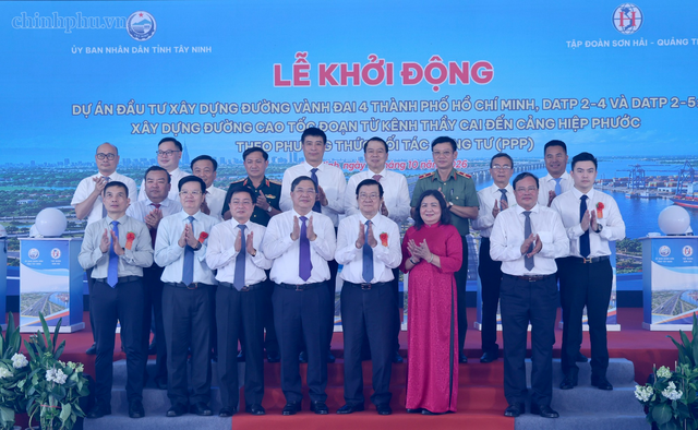 Đúng 15/10, Sơn Hải đón tin vui tại dự án 43.000 tỷ ở tỉnh giáp Campuchia, vợ chồng con trai cũng có mặt - Ảnh 3.