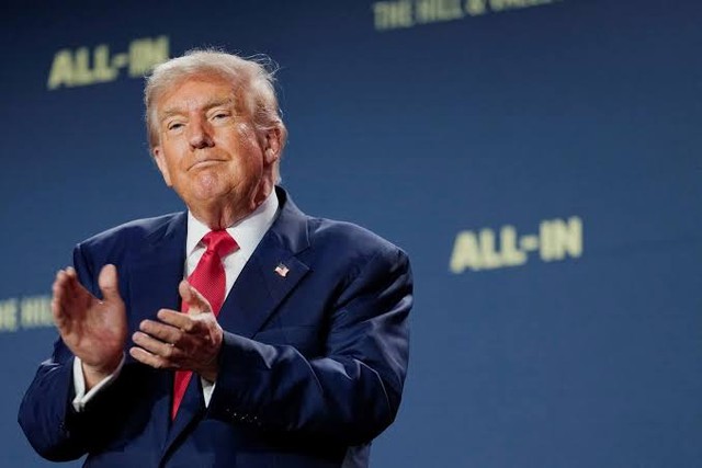 Cú bẻ lái sát giờ G của ông Trump: Gạt gói trừng phạt Nga sang bên, ông Zelensky tuyên bố không nghe theo Mỹ - Ảnh 1.