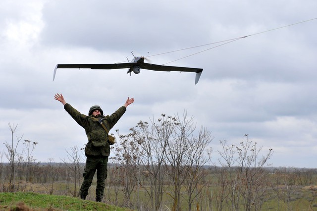 "Trận hải chiến lớn nhất lịch sử": Nước đi của Kremlin khiến Ukraine và NATO phản ứng dữ dội - Ảnh 3.