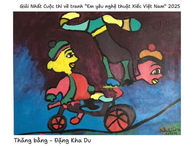 Triển lãm tranh của con gái GS Đặng Hùng Võ: Hành trình nghệ thuật từ những mảnh giấy vứt đi của đứa trẻ tự kỷ - Ảnh 5.