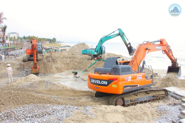 Mục kích công trình "phòng thủ bờ biển Hội An" 214 tỷ đồng ở Việt Nam: Dài 1.950m, tại bãi biển đẹp bậc nhất TG - Ảnh 6.