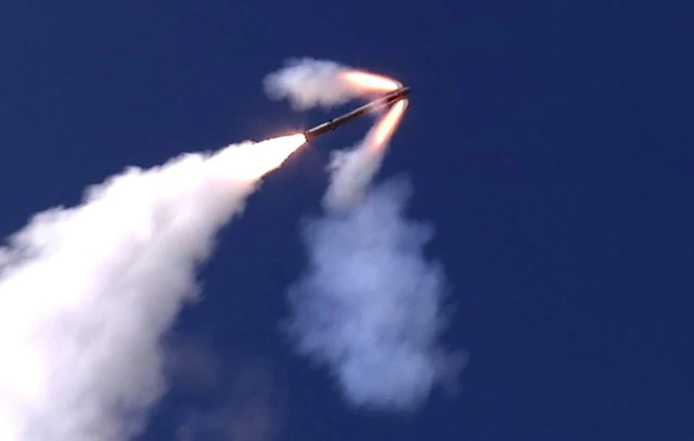 Vào tay Iran là tàu sân bay Mỹ “nín thở”: Là thứ gì mà Giám đốc CIA phải tức tốc sang Moscow đàm phán bí mật? - Ảnh 1.