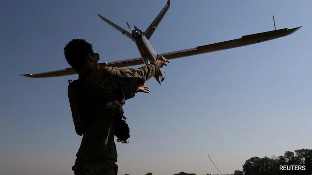 Chỉ huy Ukraine mô tả cảnh drone Ukraine "rụng như sung" - Ảnh 2.