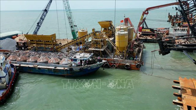 Huy động gần 500 trụ cọc thép, 1.000 thiết bị, Việt Nam xây cầu vượt biển hơn 25.000 tỷ đồng, top 3 ĐNÁ - Ảnh 5.