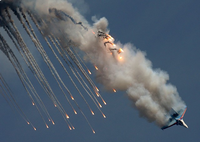 Chuyên gia phân tích: “Chúng ta sẽ sớm thấy Su-34 không kích thẳng vào Kyiv" - Ảnh 2.