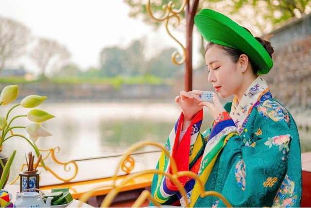 Người mẫu mặc hanbok chụp ảnh trước Ngọ Môn gây tranh cãi: Du khách cần lưu ý gì khi tham quan di tích trong và ngoài nước? - Ảnh 6.