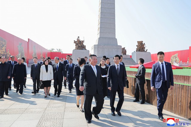 Chủ tịch Trung Quốc Tập Cận Bình lập tức ra chỉ thị đặc biệt khi ông Kim Jong-un qua cầu sông Áp Lục. - Ảnh 3.