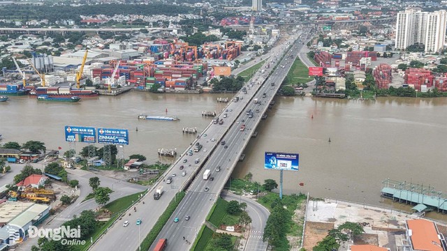 Thay đổi chưa từng có của cây cầu hơn 60 năm tuổi nối 2 thành phố lớn của Việt Nam- Ảnh 1.