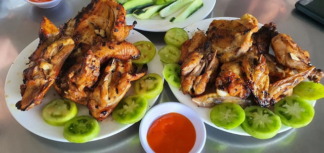 Vụ bữa cơm bình dân 640 . 000 Đồng ở Quảng Ngãi và giá gà kiến gây tranh cãi - Ảnh 3.