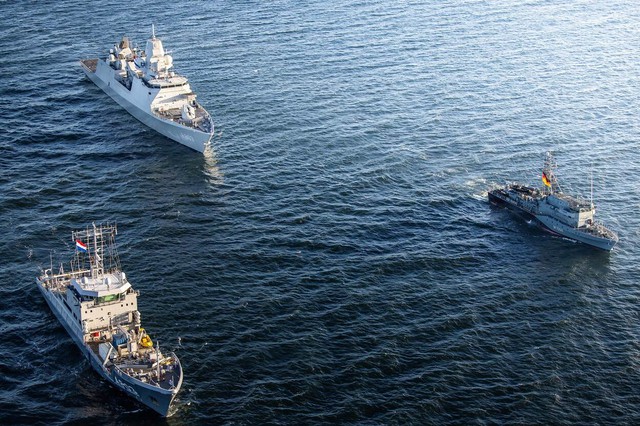 "Nút thắt thần kinh": Sivkov tiết lộ kế hoạch của NATO chống lại Kaliningrad và toàn bộ nước Nga - Ảnh 2.