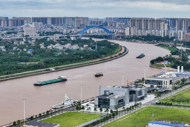 Kênh đào tỷ USD của Trung Quốc vừa mở, hàng Việt Nam trở thành “phép thử”: Hành trình có thể rút 400 km - Ảnh 2.