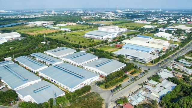 S&aacute;t v&aacute;ch H&agrave; Nội: Một &ldquo;cỗ m&aacute;y&rdquo; sản xuất khổng lồ vừa lộ diện, c&ocirc;ng suất 30.000 tấn/năm - Ảnh 1.