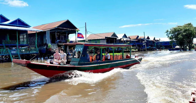 Phát hiện ngôi làng ở nước láng giềng Việt Nam, nhà dựng trên cột cao 9 m, mùa mưa đường biến thành sông - Ảnh 3.