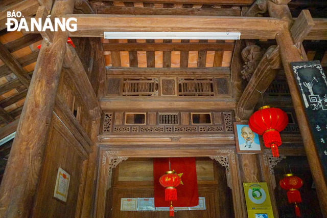 Phát hiện ngôi làng rộng hơn 270 ha có 8 nhà cổ trăm tuổi, nổi tiếng với chiếc bàn không cần đẩy vẫn xoay - Ảnh 3.