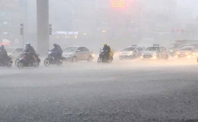 Tin mới nhất về thời điểm chấm dứt nắng nóng ở miền Bắc - Ảnh 1.